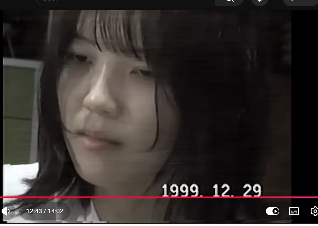 1999年12月29日にカメラへ歌うRIEKO